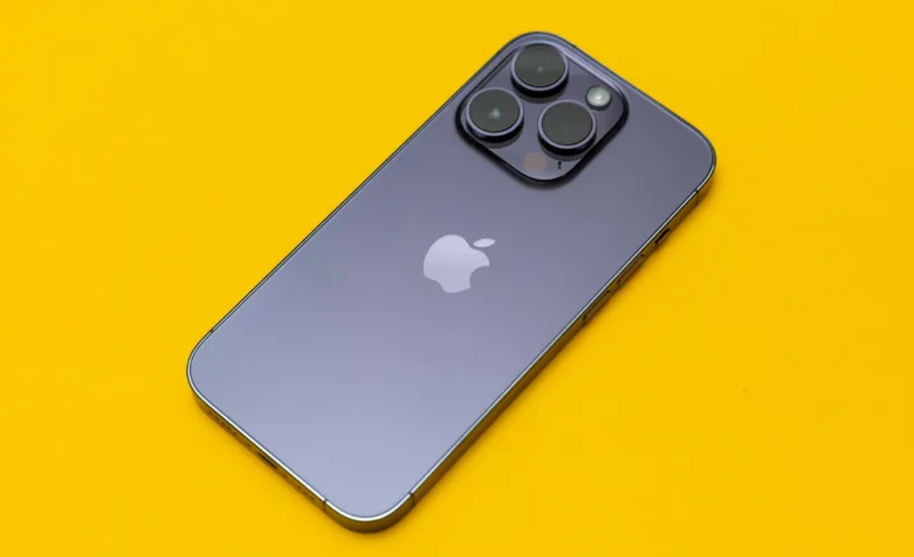 Apple Flagship Phone 2023