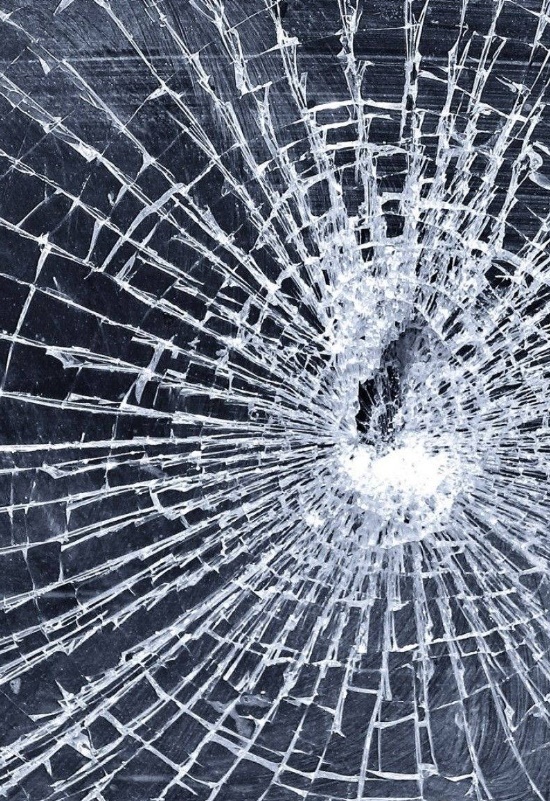 Cracked Glass iPhone Wallpaper 4K - iPhone Wallpapers